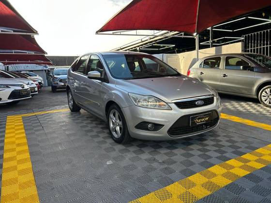 FORD FOCUS 2.0 GLX 16V GASOLINA 4P AUTOMÁTICO